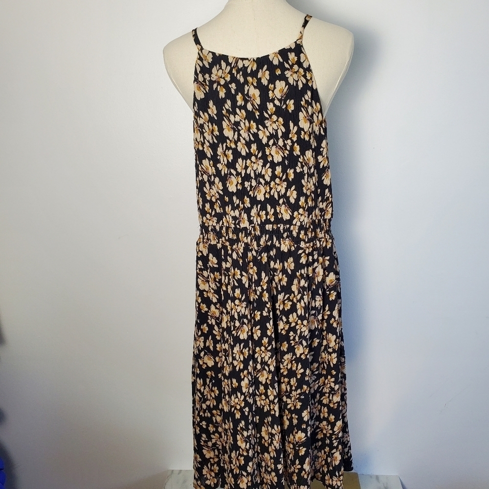 RW&CO Floral Halter Midi Sundress - Picture 5 of 7